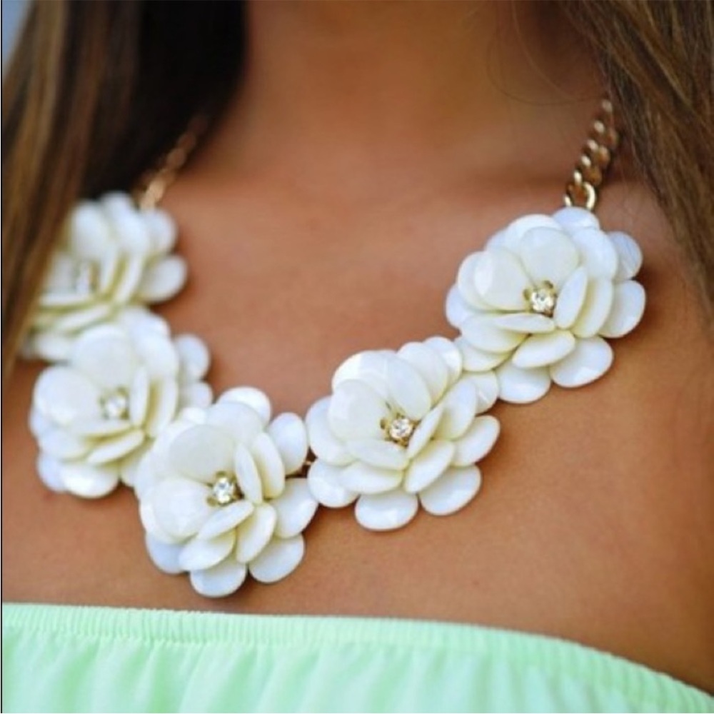 NWT J.Crew flower crystal necklace